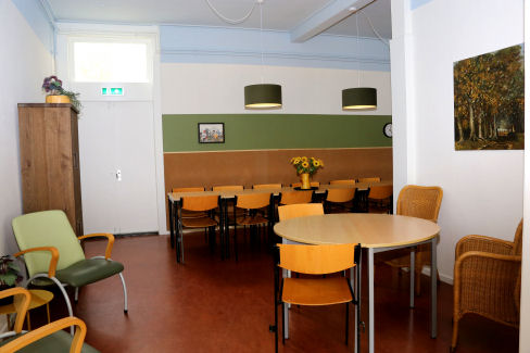 36-6526-midden-eettafel-488x325.jpg